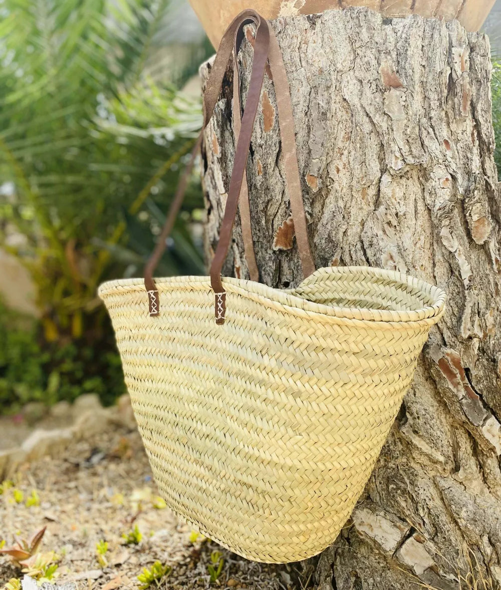 Palm basket with long leather handle