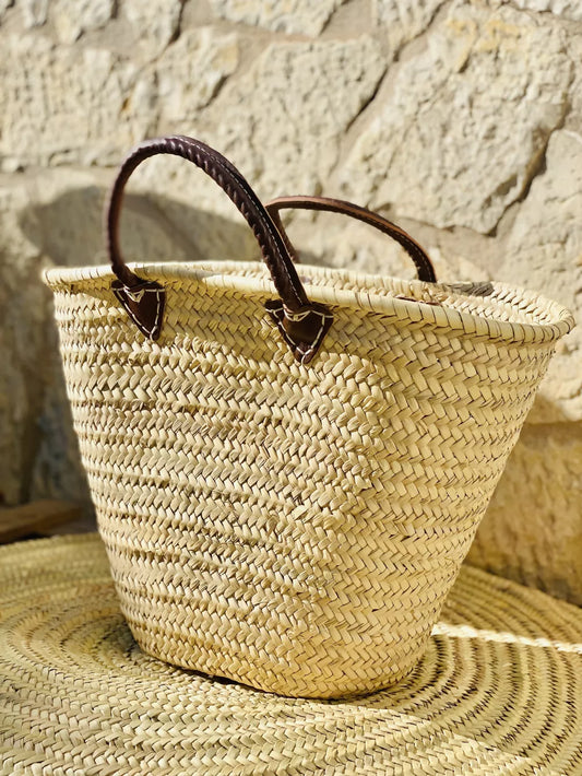 Palm basket with short leather handle